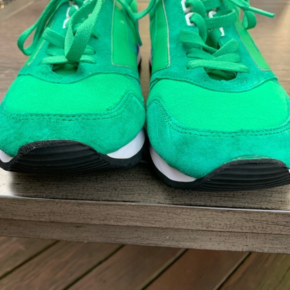 Brooks green and blue tennis shoe. Size 10.5 - Picture 14 of 14